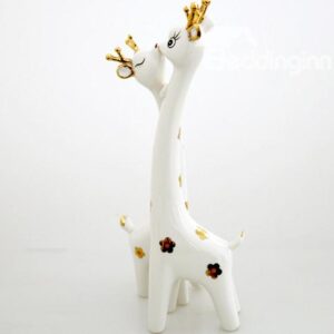 Hot Selling Cheap Creative Gift Couple Giraffe Ornaments With Stylish Simplicity