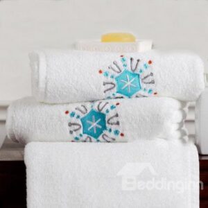 New Arrival White Embroidery Blue Border Print Cotton Bath Towel