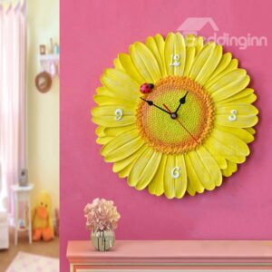 New Arrival Lovely White Chrysanthemum with a Ladybug Design Wall Clock