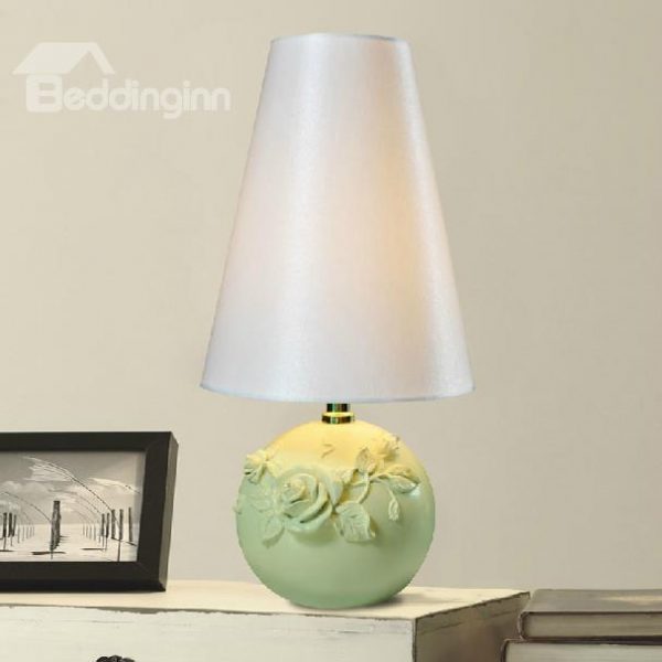 New Arrival Beautiful Rose Flower Style Round Base Resin Table Lamp