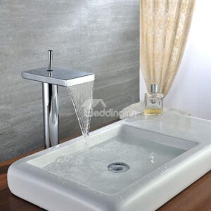 New Arrival Simple Style One Handle Waterfall Bathroom Sink Faucet