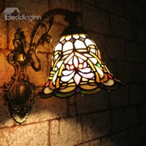 Glamorous Floral Pattern Tiffany Stained Glass Wall Light