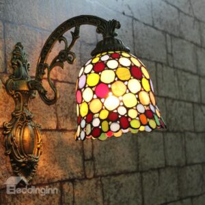 Alluring Tiffany Style Round Pattern Stained Glass Wall Light