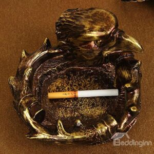 Amazing Retro Creative Fashionable Eagle Shape Resin Ashtray