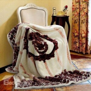 Quality Fancy Adorable Design Decorative Plush Blanket