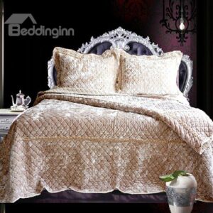 Fashion Diamond Shape Pleuche Bed in a Bag Set