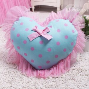 Super Romantic Heart Shape Lace Border Pattern Throw Pillow