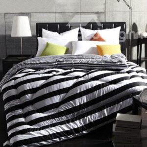 Super Soft and Comfortable Pure Black Stripes Pattern Thicken Quilt