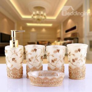 Graceful Vivid Embroidery Floral 5-piece Bathroom Accessories