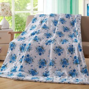 Ultra Comfortable Clumps of Blue Floral Pattern Quilt