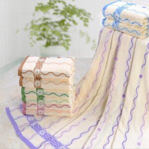 Romantic Wave Jacquard Plush Cotton Bath Towel