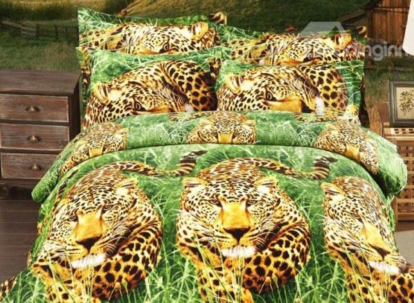 Leopard in Woods Print 4-Piece Polyester 3D Duvet Cover Sets