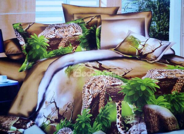 Leopard on the Trunk Print 4-Piece Polyester Duvet Cover Sets