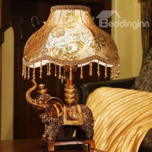European Classic Unique Design Resin and Cloth Lamp
