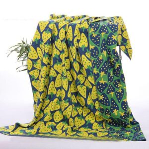 Creative Strawberries Printing Cotton Towel Blanket