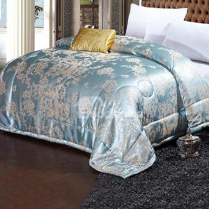 The Soft Jacquard Material Tribute Silk Quilt