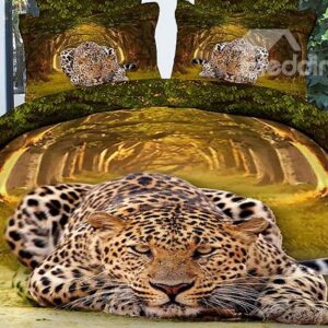 Leopard Lying on the Woods Print 4-Piece Polyester Duvet Cover Sets