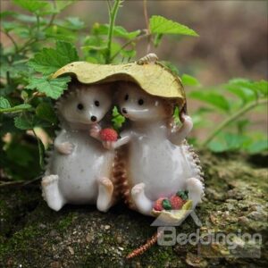 Cute Loving Hedgehog Couples in Shelter Desktop Decoration