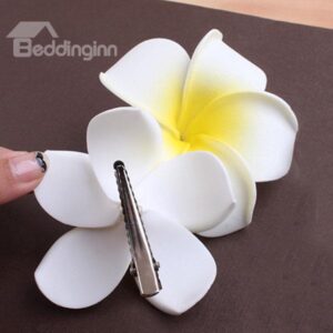 Elegant White Flower with Hairpin