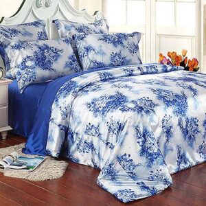 Charming Blue-and-White Porcelain 4-Piece Duvet Cover Sets