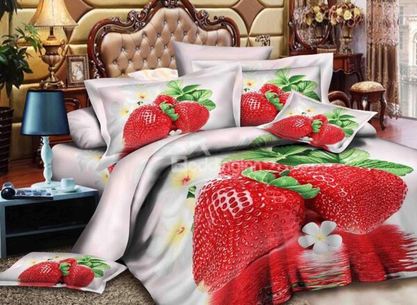 Alluring Strawberry Print 4-Piece Polyester Duvet Cover Sets