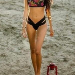 Attractive Sexy Cut Out Rose 2-Piece Bikini