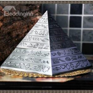 High Quality Creative Novelty Pyramid Design Ashtray Gift for Him