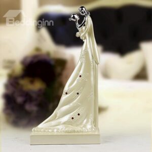 Wedding Gifts Romantic Hugging Lovers Desktop Decoration