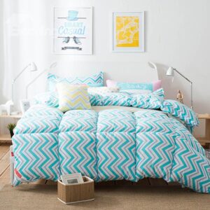 Fashion Polygonal Line Design Blue Polyester Quilt