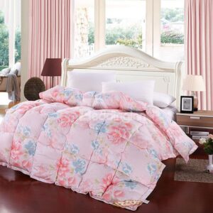 Sweet Flowers Print Plush Polyester Winter Quilt