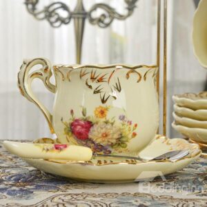 European Style Exquisite Ceramic Coffee Cup with Saucer