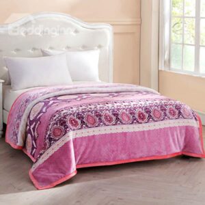 Fancy Jacquard Design European Style Pink Blanket