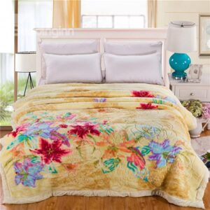 Refreshing Pastoral Floral Design Yellow Raschel Blanket