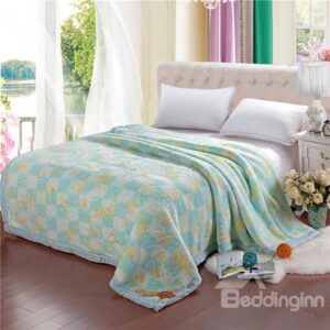Graceful Small Flowers Printing Green Full Size Raschel Blanket