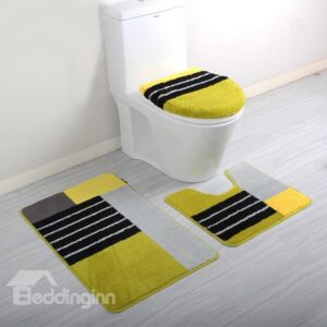 Noble Multiple Color Pattern 4 Pieces Toilet Cover and Rugs Set
